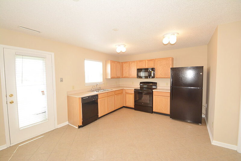 1,735/Mo, 777 Wheatgrass Dr Greenwood, IN 46143 Kitchen View