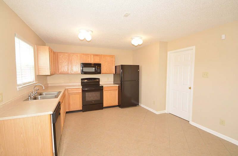 1,735/Mo, 777 Wheatgrass Dr Greenwood, IN 46143 Kitchen View 2