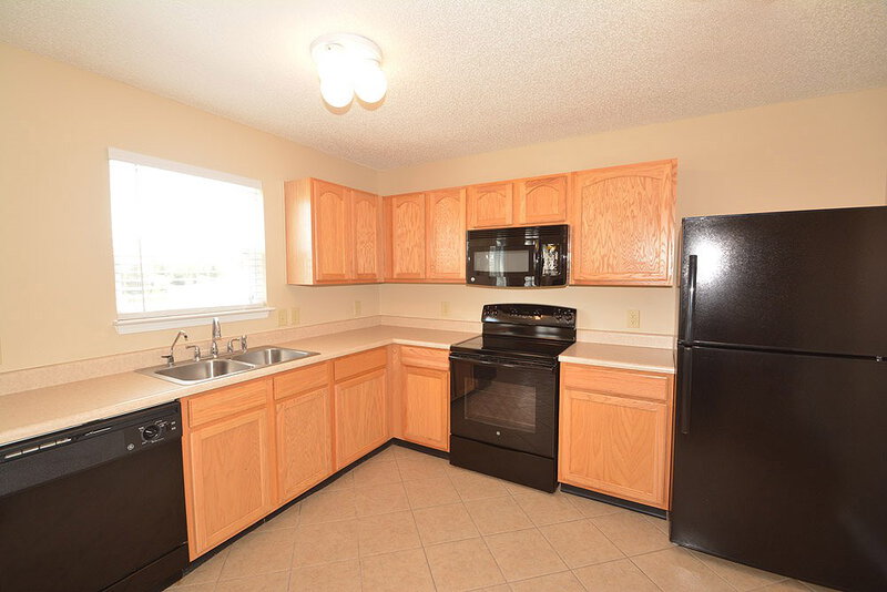 1,735/Mo, 777 Wheatgrass Dr Greenwood, IN 46143 Kitchen View 3