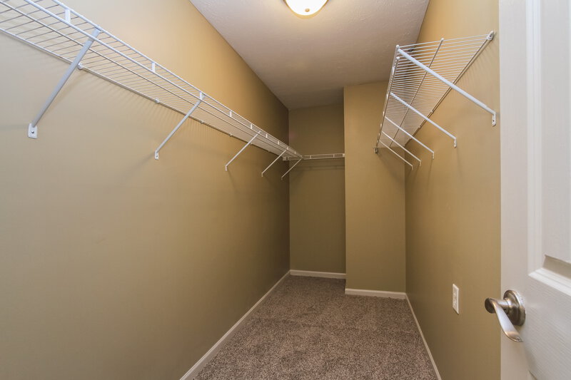 2,540/Mo, 7828 Stratfield Dr Indianapolis, IN 46236 Walk In Closet View