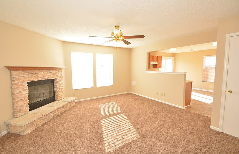 1,420/Mo, 911 Bentgrass Dr Greenwood, IN 46143 Family Room View 2