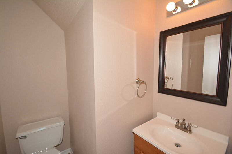 1,950/Mo, 8828 Browns Valley Ct Camby, IN 46113 Bathroom View