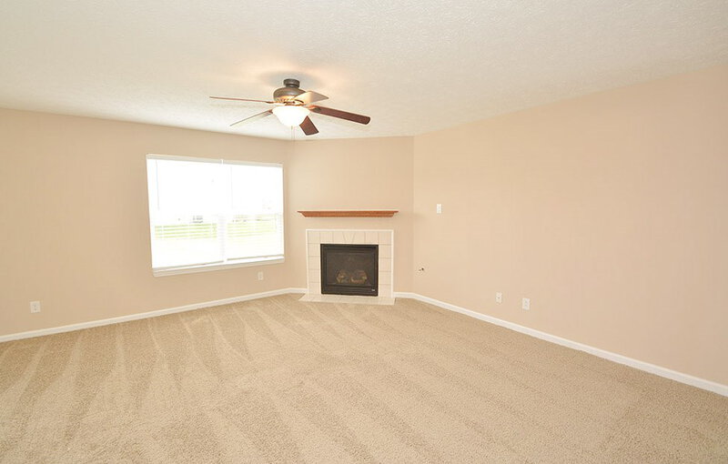 1,790/Mo, 841 Durham Way Greenwood, IN 46143 Family Room View 3