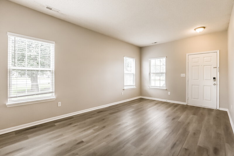2,170/Mo, 8010 Whitaker Valley Blvd Indianapolis, IN 46237 Living Room View