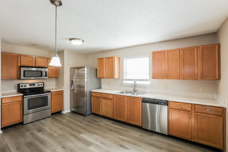 1,850/Mo, 1274 Castleford Ln Indianapolis, IN 46234 Kitchen View