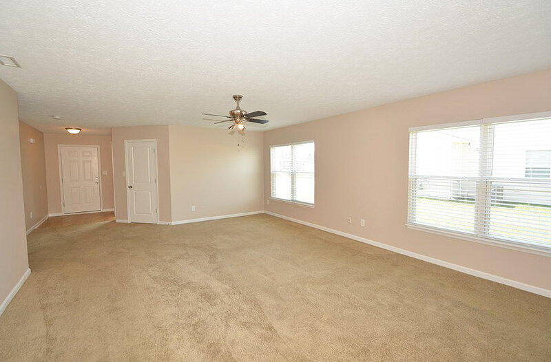 1,585/Mo, 5632 W Stoneview Trl McCordsville, IN 46055 Family Room View