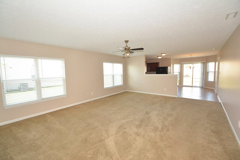 1,585/Mo, 5632 W Stoneview Trl McCordsville, IN 46055 Family Room View 2
