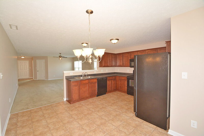 1,585/Mo, 5632 W Stoneview Trl McCordsville, IN 46055 Breakfast Area View 2