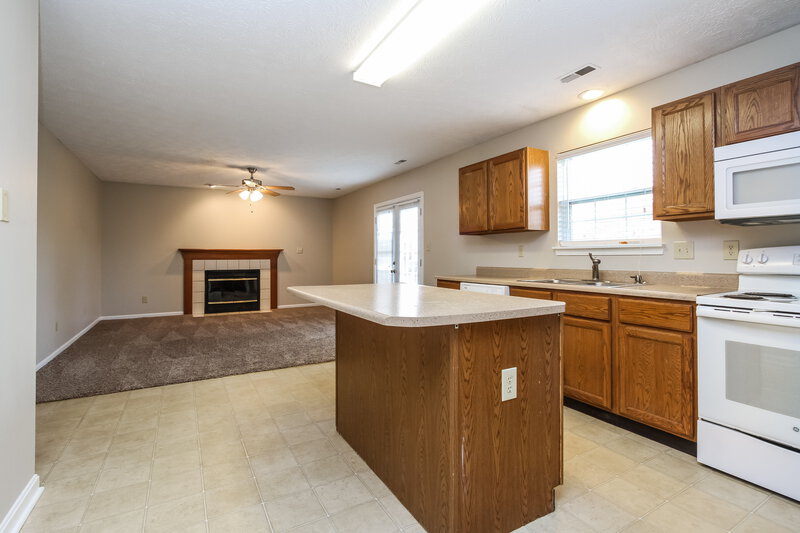 1,785/Mo, 12985 Dellinger Dr Fishers, IN 46038 Kitchen View 2