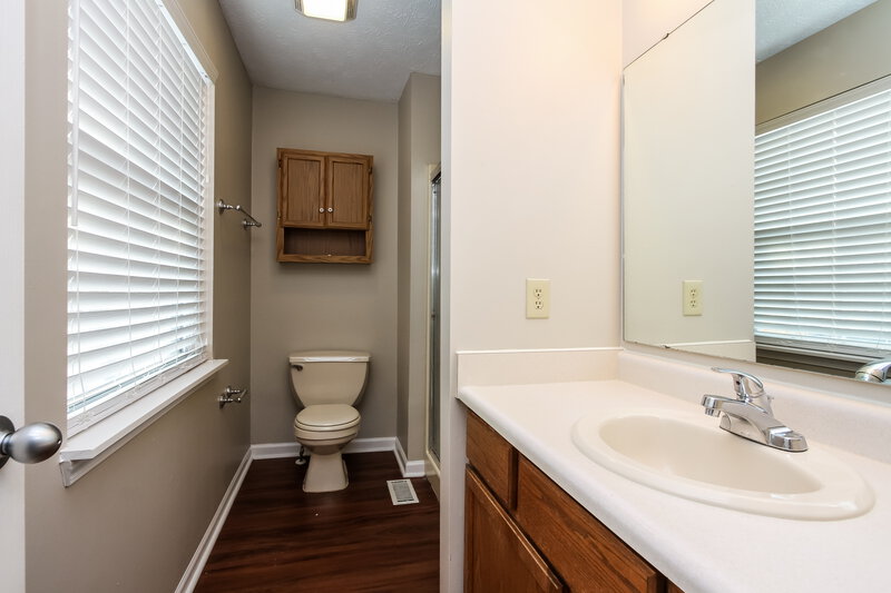 1,785/Mo, 12985 Dellinger Dr Fishers, IN 46038 Master Bathroom View
