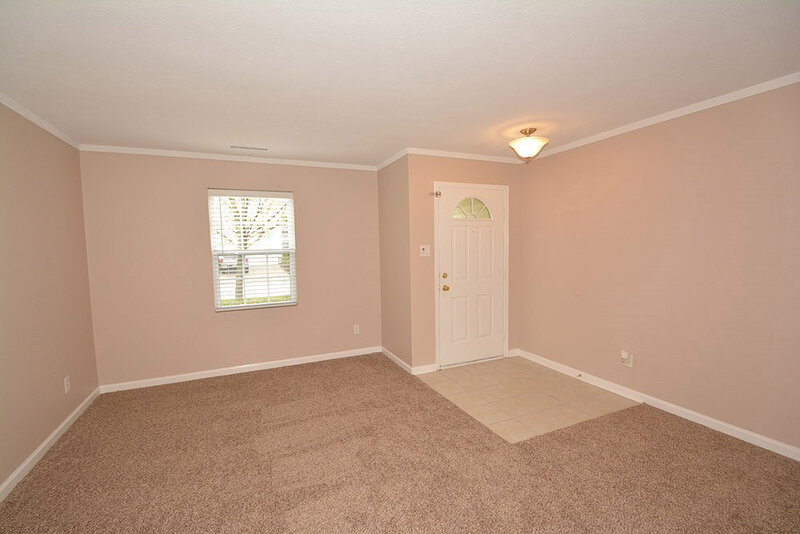1,830/Mo, 10402 Fairmont Ln Indianapolis, IN 46234 Living Room View 2