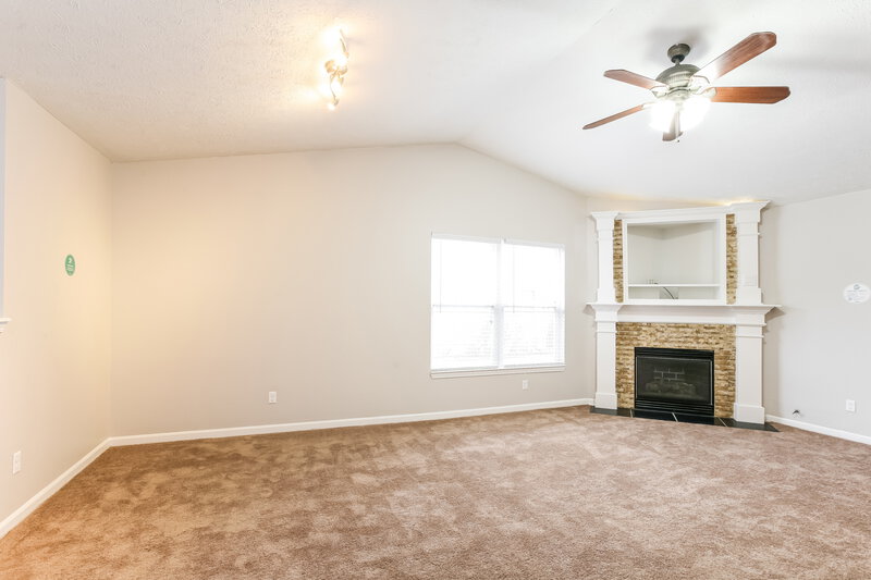 2,300/Mo, 6551 Jarvis Dr Indianapolis, IN 46237 Living Room View 2