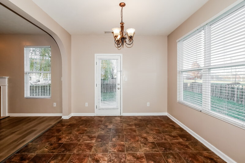 1,895/Mo, 15559 Old Pond Cir Noblesville, IN 46060 Dining Room View