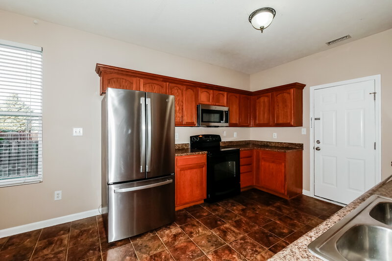 1,895/Mo, 15559 Old Pond Cir Noblesville, IN 46060 Kitchen View