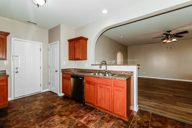 1,895/Mo, 15559 Old Pond Cir Noblesville, IN 46060 Kitchen View 2