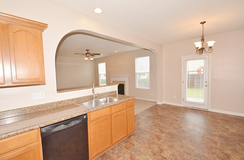 2,380/Mo, 15559 Old Pond Cir Noblesville, IN 46060 Kitchen View 3