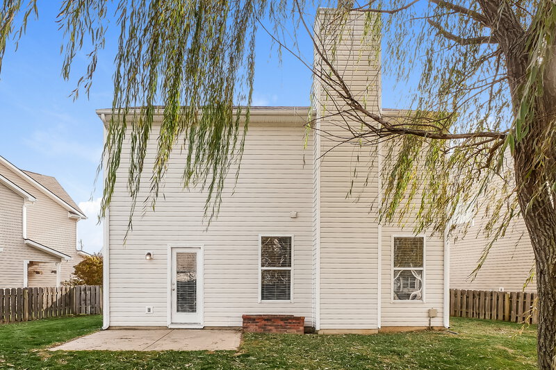 1,895/Mo, 15559 Old Pond Cir Noblesville, IN 46060 Rear View
