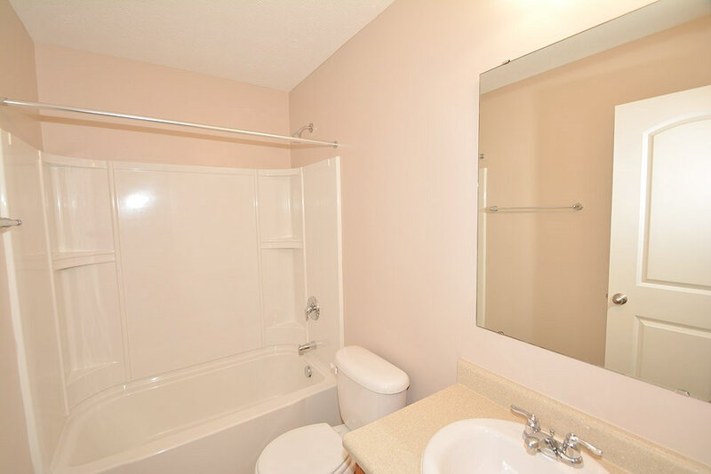 2,380/Mo, 15559 Old Pond Cir Noblesville, IN 46060 Bathroom View 2