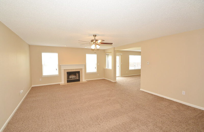 2,610/Mo, 4327 Raintree Rd Brownsburg, IN 46112 Family Room View