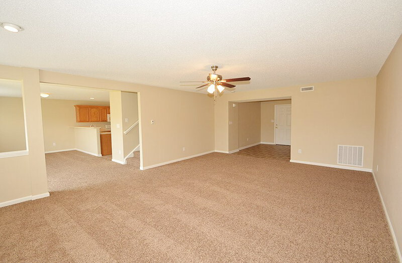 2,610/Mo, 4327 Raintree Rd Brownsburg, IN 46112 Family Room View 2