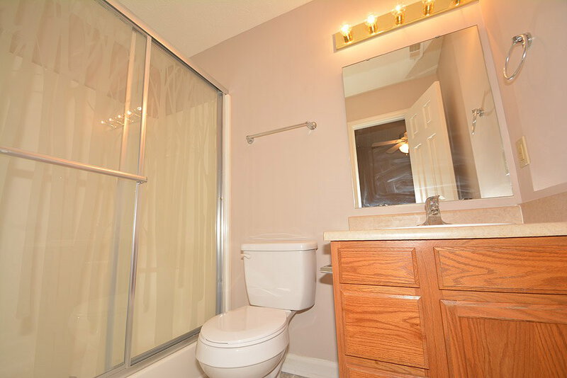 1,635/Mo, 5907 Sugarloaf Dr Plainfield, IN 46168 Master Bathroom View