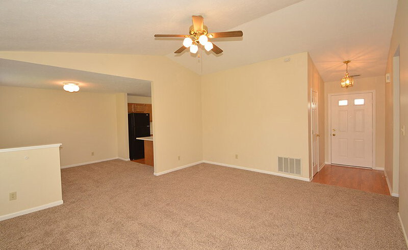 1,330/Mo, 9232 Whitecliff Way Indianapolis, IN 46234 Family Room View 2