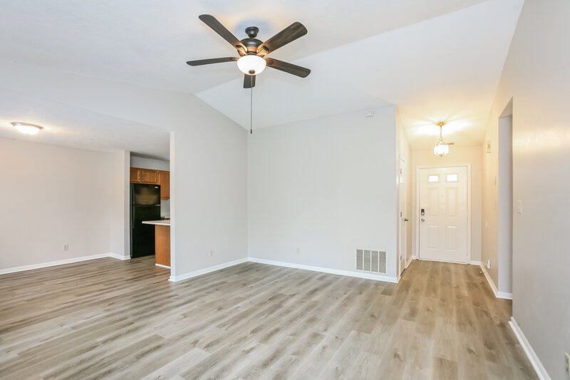 1,835/Mo, 9232 Whitecliff Way Indianapolis, IN 46234 Living Room View 2