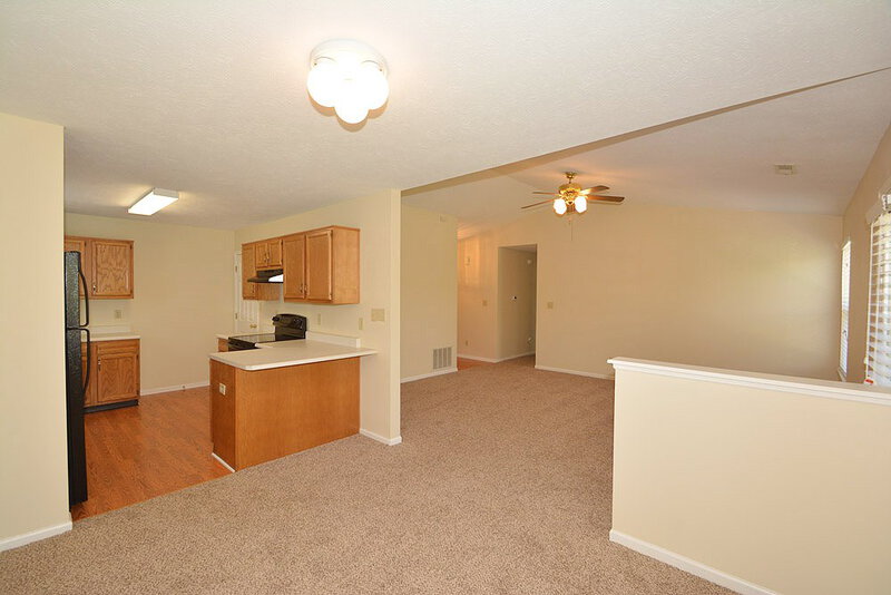 1,330/Mo, 9232 Whitecliff Way Indianapolis, IN 46234 Breakfast Area View 3