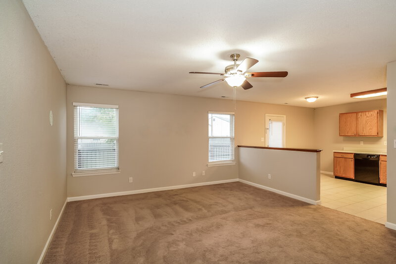 1,455/Mo, 1537 Tulip Dr Franklin, IN 46131 Living Room View
