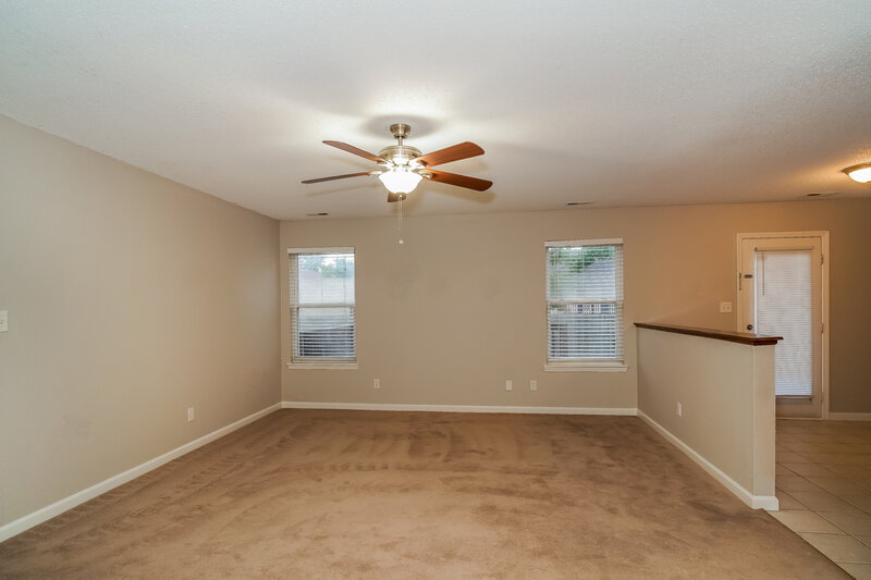 1,455/Mo, 1537 Tulip Dr Franklin, IN 46131 Living Room View 2