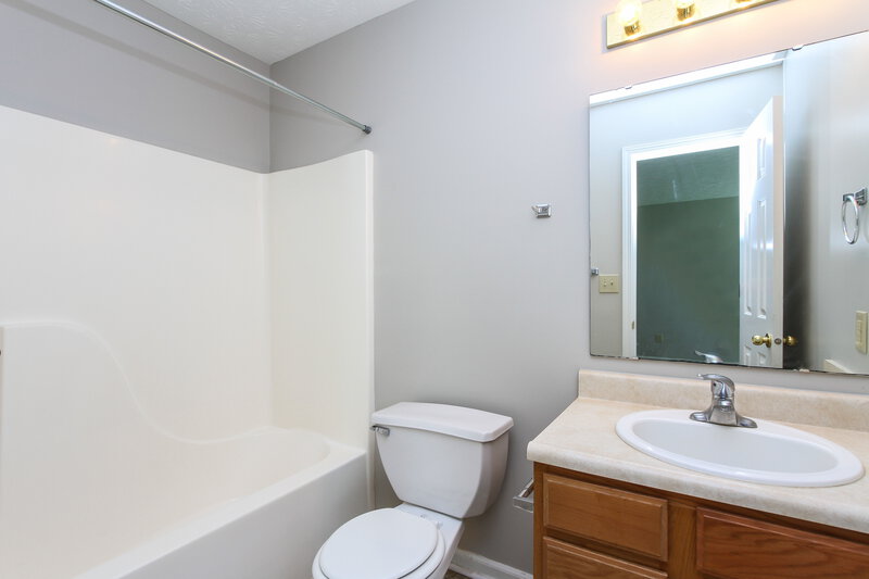 1,710/Mo, 1193 Sunkiss Ct Franklin, IN 46131 Master Bathroom View