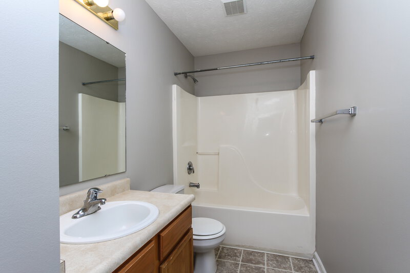 1,710/Mo, 1193 Sunkiss Ct Franklin, IN 46131 Bathroom View