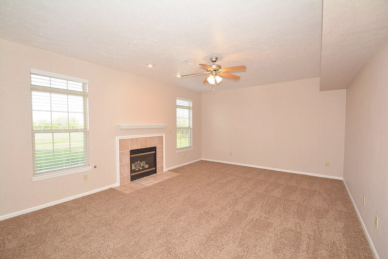2,150/Mo, 5334 Sandwood Dr Indianapolis, IN 46235 Family Room View