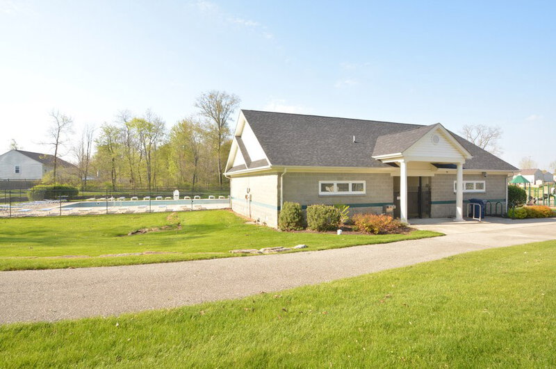 1,990/Mo, 12621 Buck Run Dr Noblesville, IN 46060 Pool View