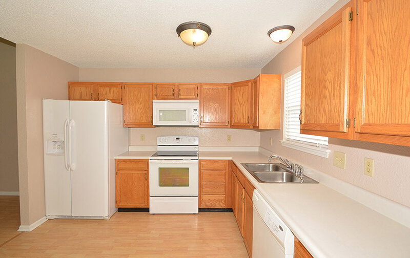1,650/Mo, 8144 Amarillo Dr Indianapolis, IN 46237 Kitchen View 5