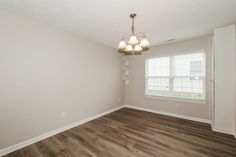 1,920/Mo, 626 Austrian Way Avon, IN 46123 Dining Room View 2