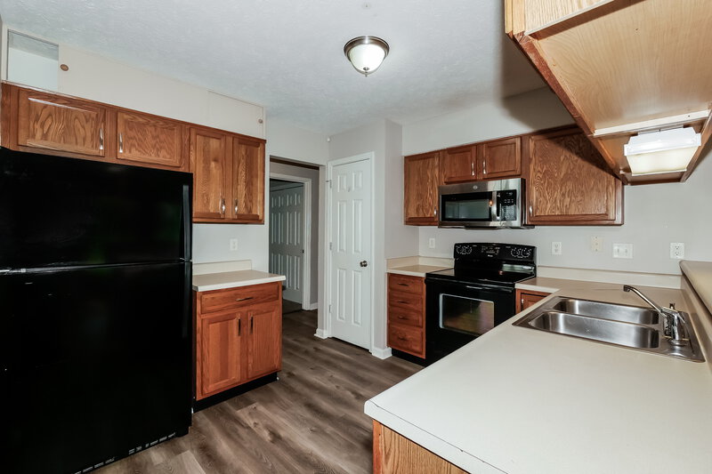 1,920/Mo, 626 Austrian Way Avon, IN 46123 Kitchen View