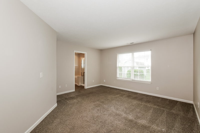 1,920/Mo, 626 Austrian Way Avon, IN 46123 Main Bedroom View