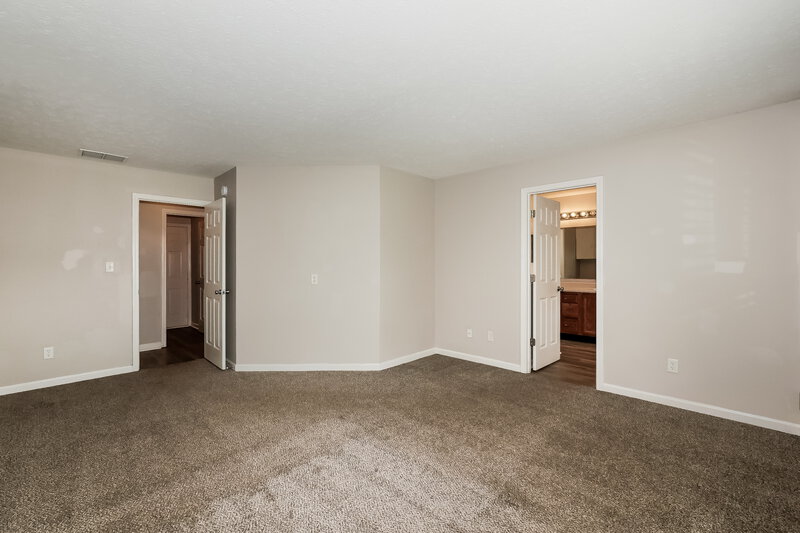 1,920/Mo, 626 Austrian Way Avon, IN 46123 Main Bedroom View 2