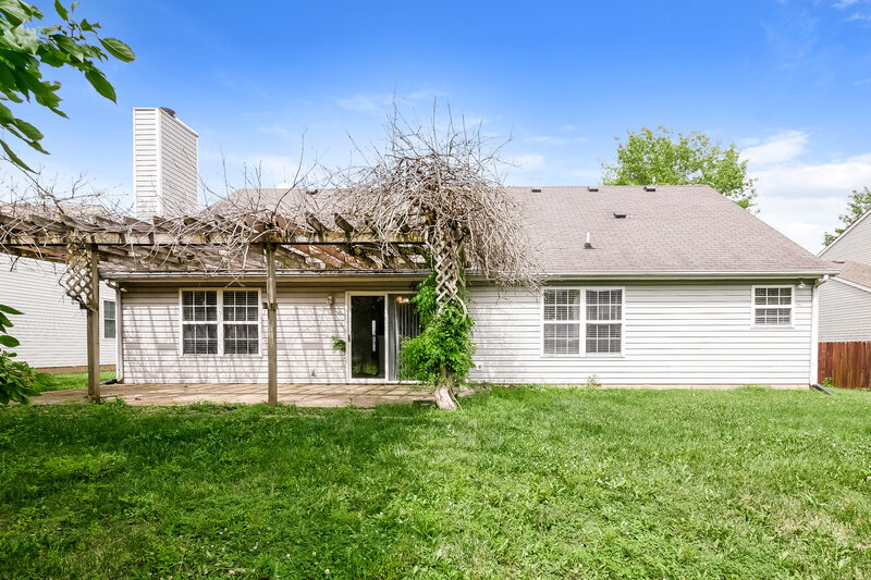 1,920/Mo, 626 Austrian Way Avon, IN 46123 Rear View