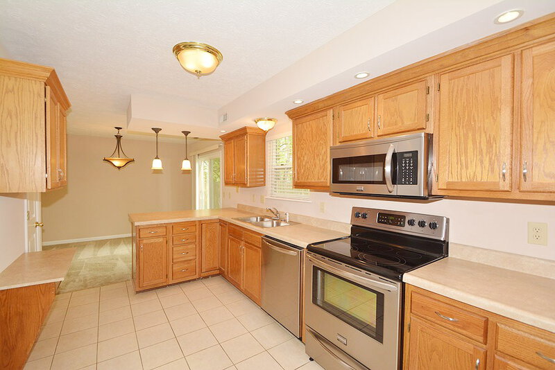 1,680/Mo, 8551 Country Club Blvd Indianapolis, IN 46234 Kitchen View