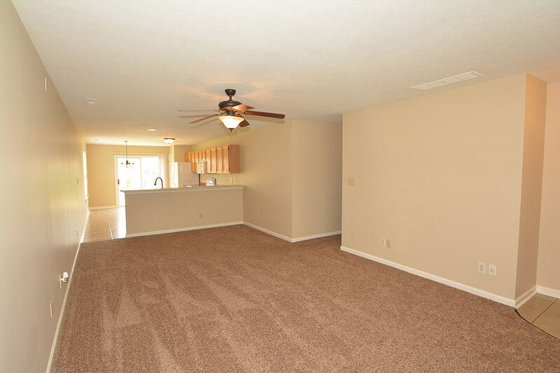 1,780/Mo, 7614 Samuel Dr Indianapolis, IN 46259 Family Room View 3