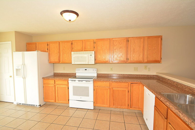 1,780/Mo, 7614 Samuel Dr Indianapolis, IN 46259 Kitchen View 4
