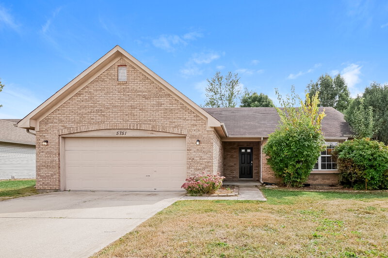 1,740/Mo, 5751 Ashcroft Dr Indianapolis, IN 46221 External View