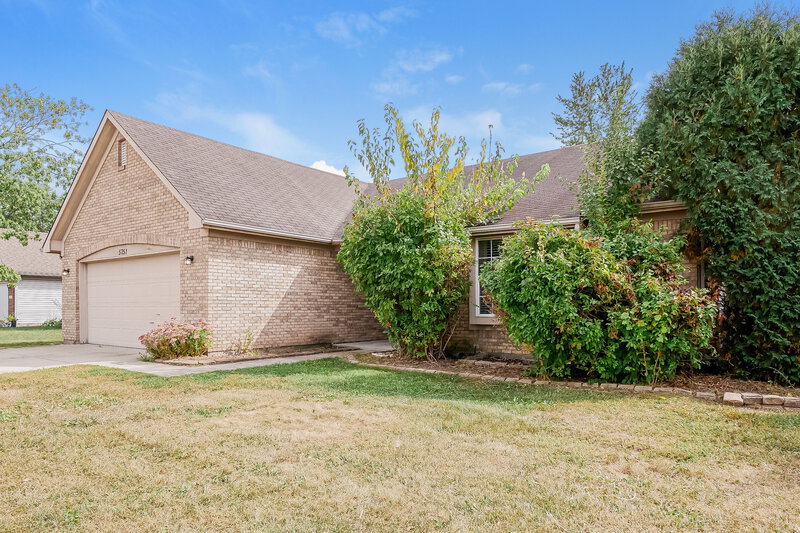 1,740/Mo, 5751 Ashcroft Dr Indianapolis, IN 46221 Front View