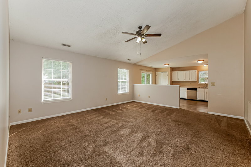 1,740/Mo, 5751 Ashcroft Dr Indianapolis, IN 46221 Living Room View 2