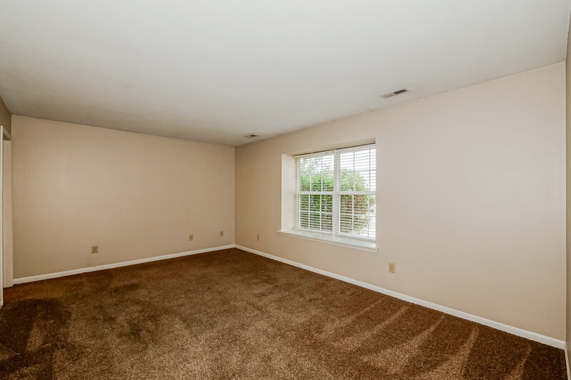 1,740/Mo, 5751 Ashcroft Dr Indianapolis, IN 46221 Main Bedroom View