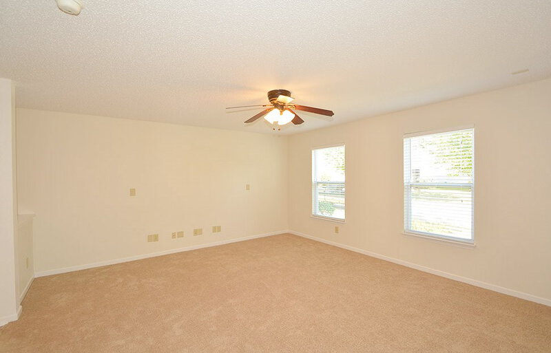 2,060/Mo, 12163 Maize Dr Noblesville, IN 46060 Family Room View 3
