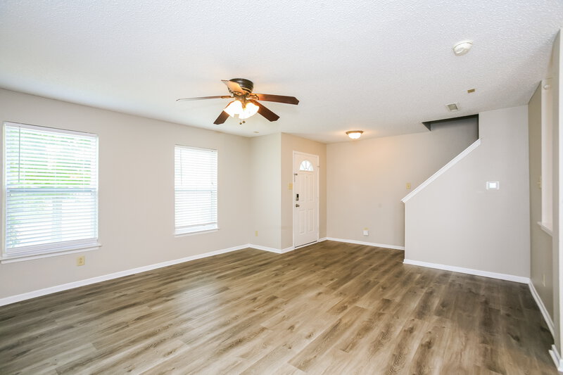 1,790/Mo, 12163 Maize Dr Noblesville, IN 46060 Living Room View