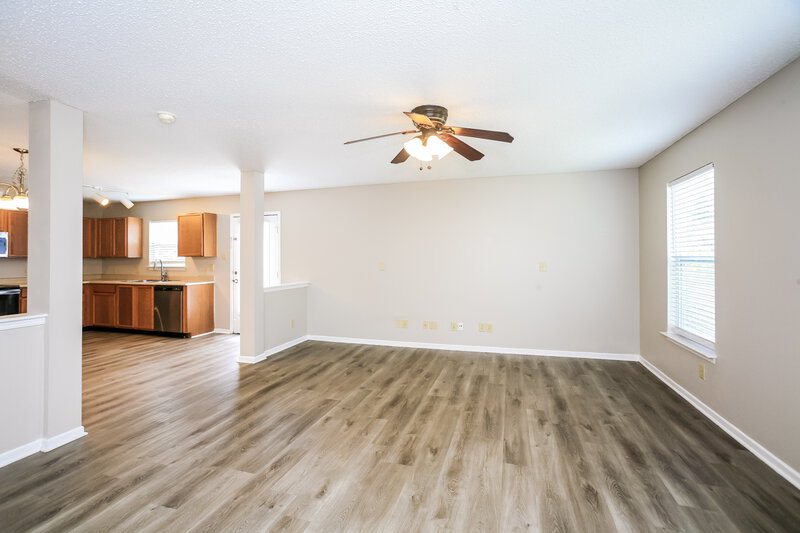 1,790/Mo, 12163 Maize Dr Noblesville, IN 46060 Living Room View 2